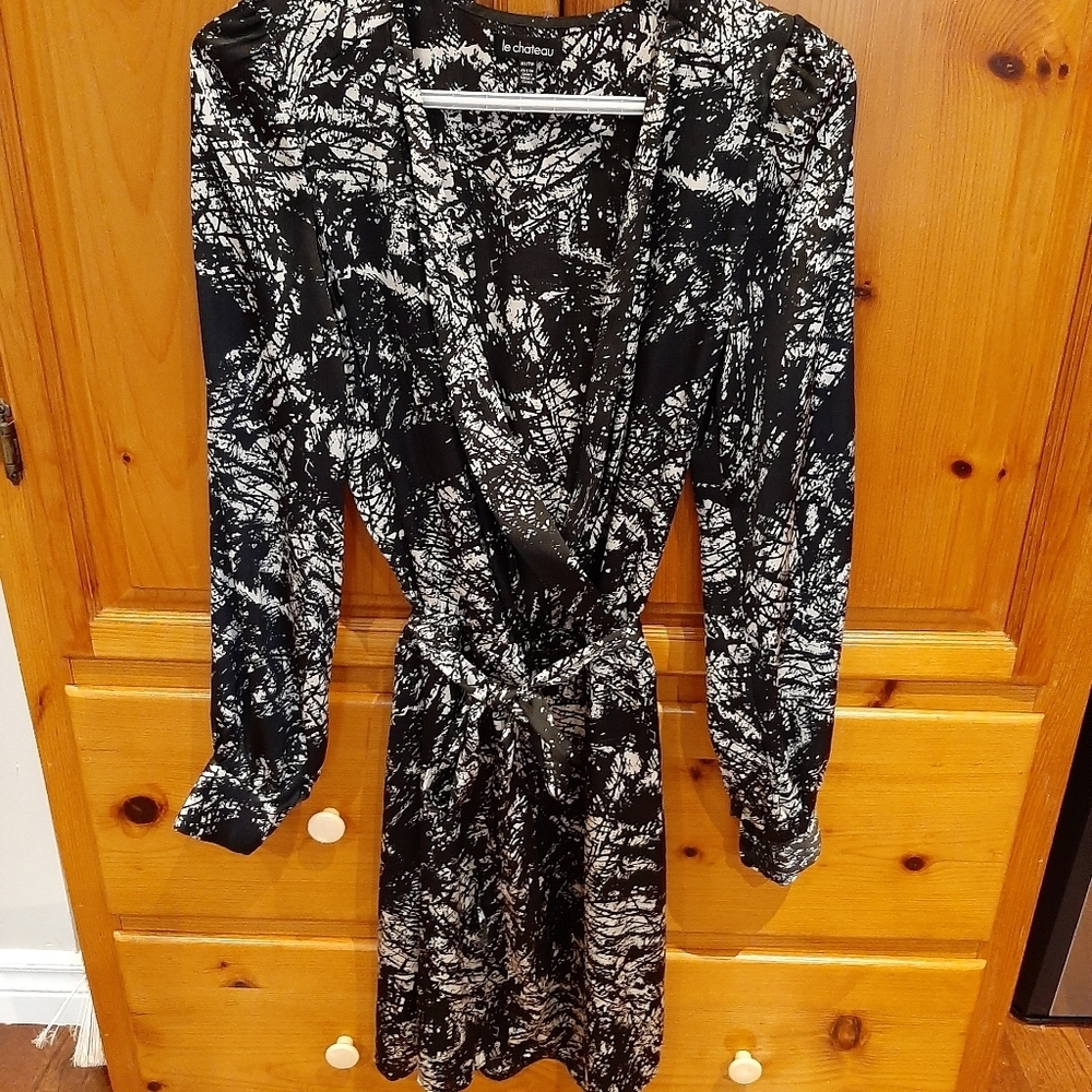 Cool black and white poly le chateau dress